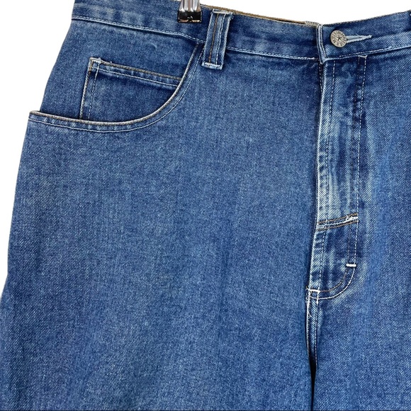 Vintage 1990s BUM Equipment Embroidered Logo Patch Spell-out Mens W38 Shorts - Picture 3 of 16